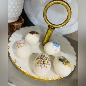Vintage Porcelain Decorative Eggs. (5)
